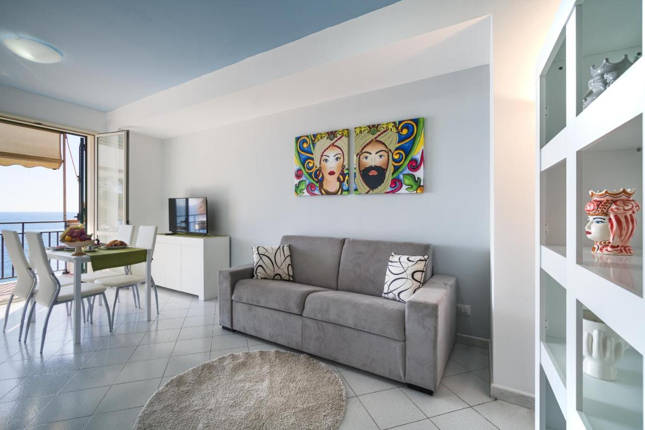 Loft Balcone Sul Mare Apartment Letojanni Ngoại thất bức ảnh