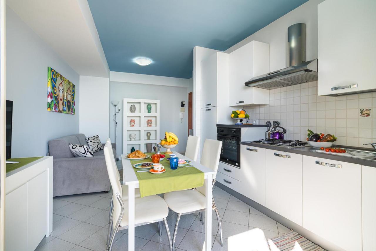 Loft Balcone Sul Mare Apartment Letojanni Ngoại thất bức ảnh